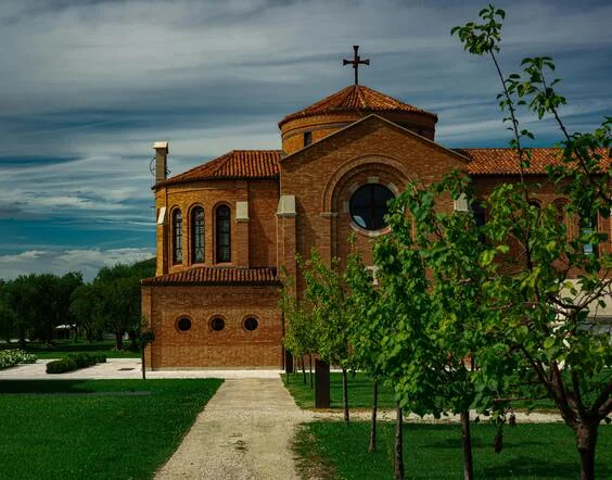 Esperienza Globale nella Traduzione Religiosa