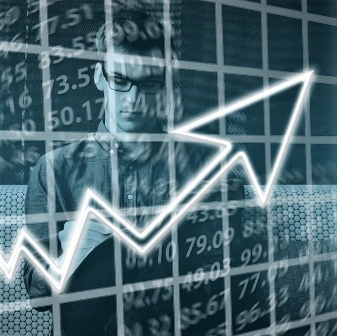 Perché Scegliere PoliLingua per le Traduzioni Finanziarie