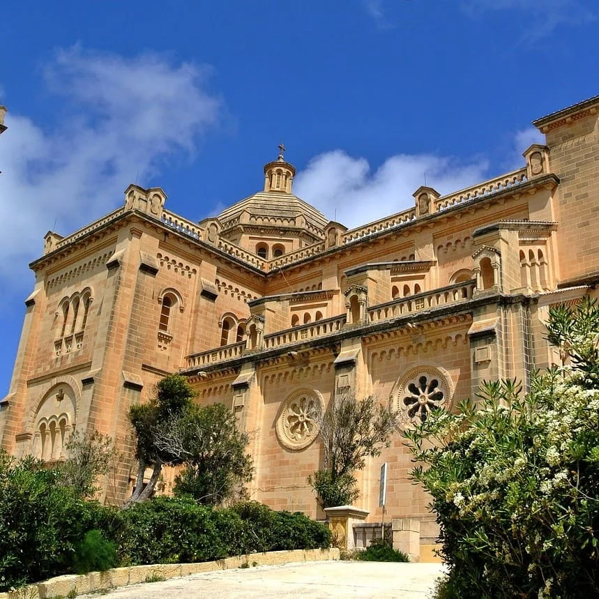 Vantaggi dell’agenzia di traduzione maltese PoliLingua