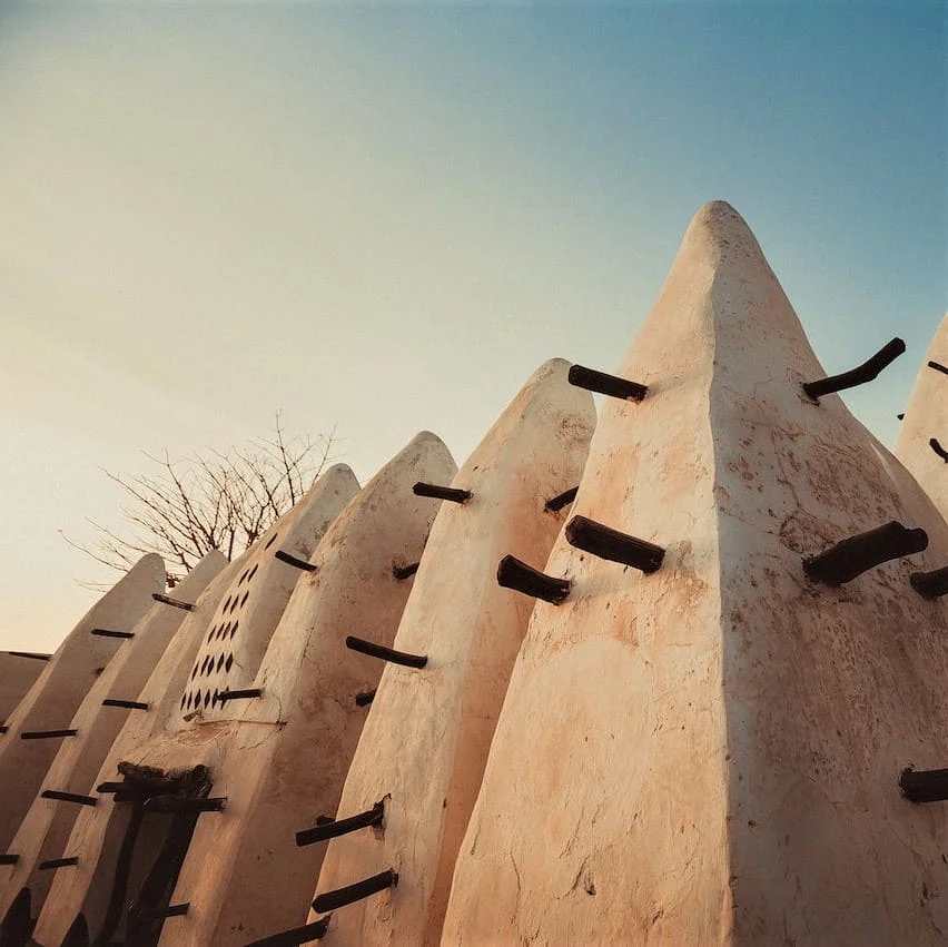 Documenti Aziendali in Hausa che Traduciamo