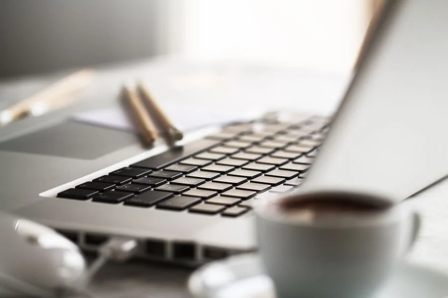 7 Passi per Selezionare il Traduttore Freelance Perfetto